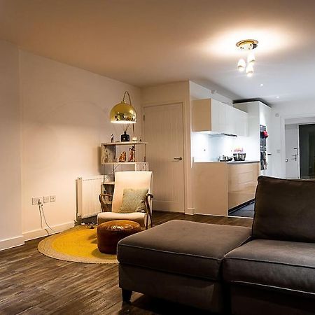 Exquisite Cozy House, Close To Train Station And Amenities Harold Wood Exterior foto